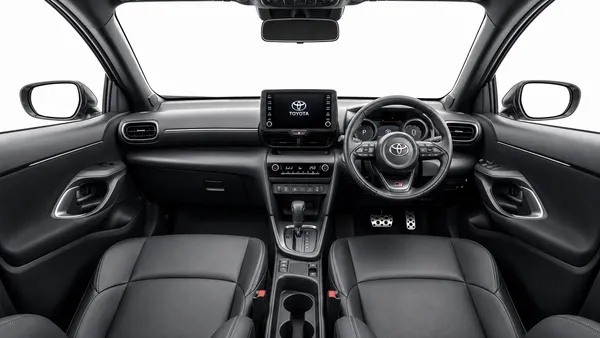 YARIS ATIV gallery 0